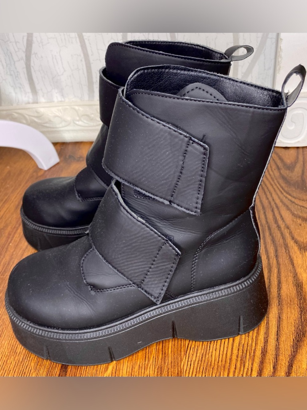 🌷 Chunky Black Platform Velcro Ankle Boots 🌷 - Picture 4 of 11